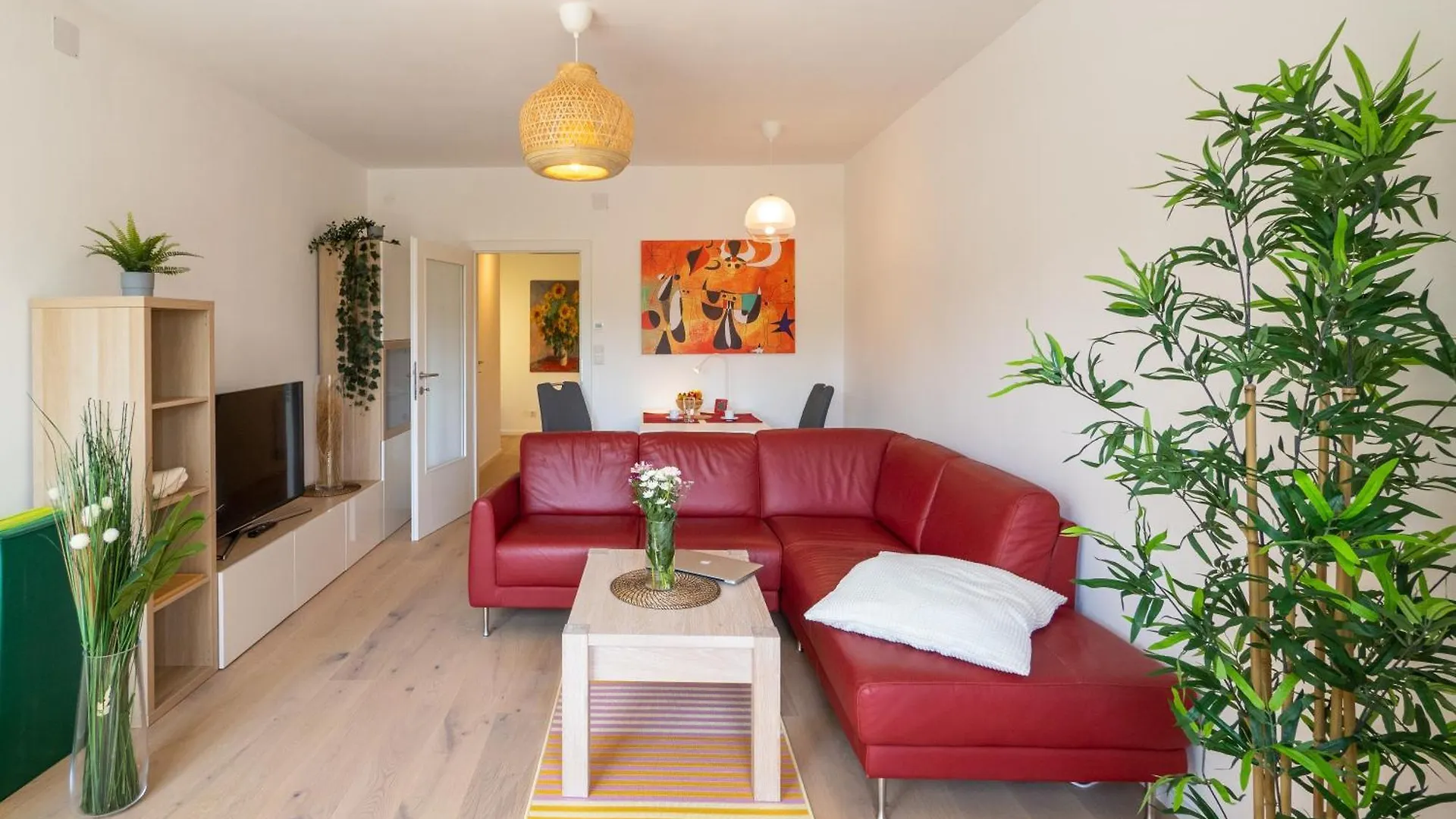Kontakte von Balcony Oasis Wilhelminenberg
